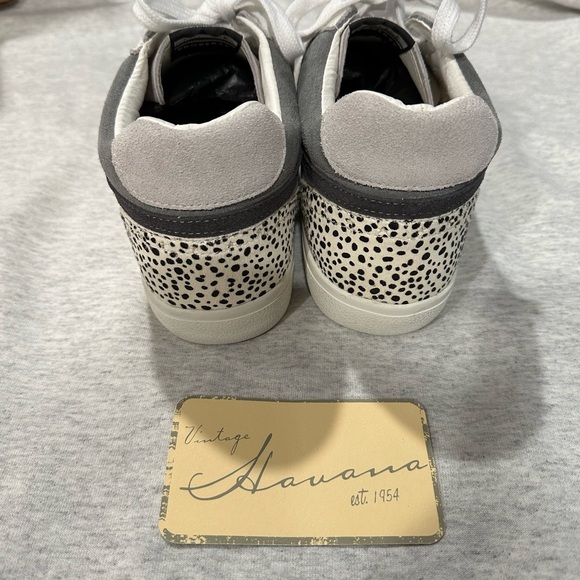 Brand new Vintage Havana sneakers. - Picture 4 of 6